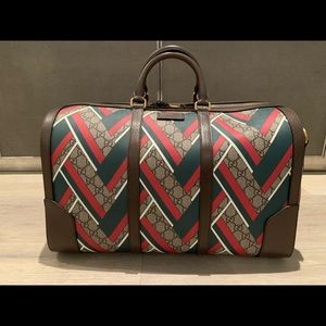 Gucci GG chevron duffle